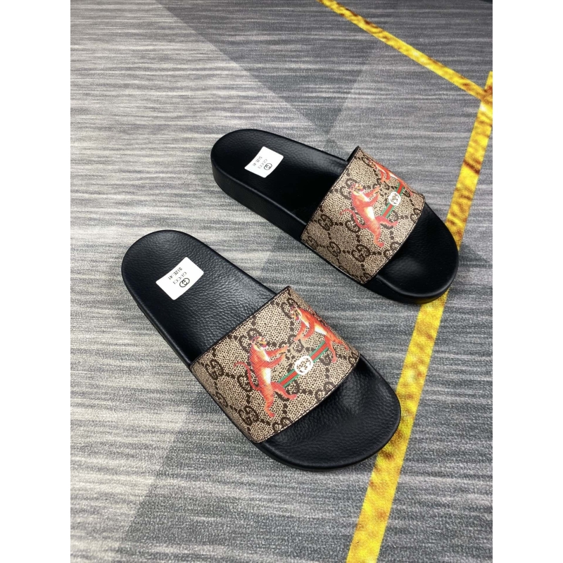 G*u*i slippers
